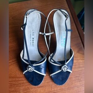 Bruno Magli Navy and Cream Leather Heels Size 36